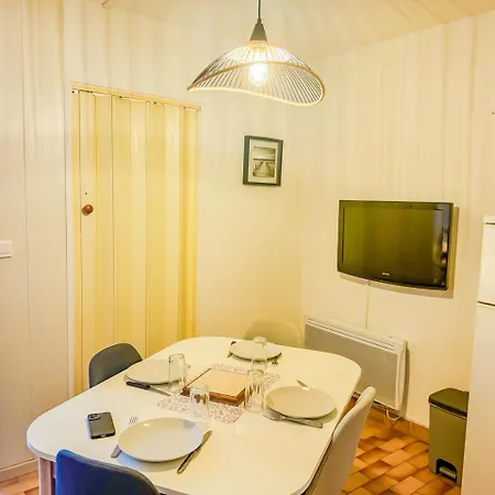 2 Pers Parking Calme آجد