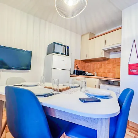 2 Pers Parking Calme * آجد