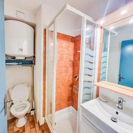 2 Pers Parking Calme شقة