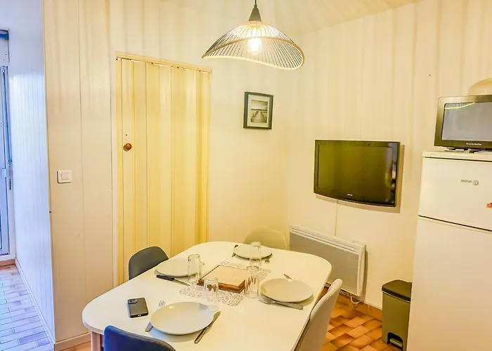 2 Pers Parking Calme آجد