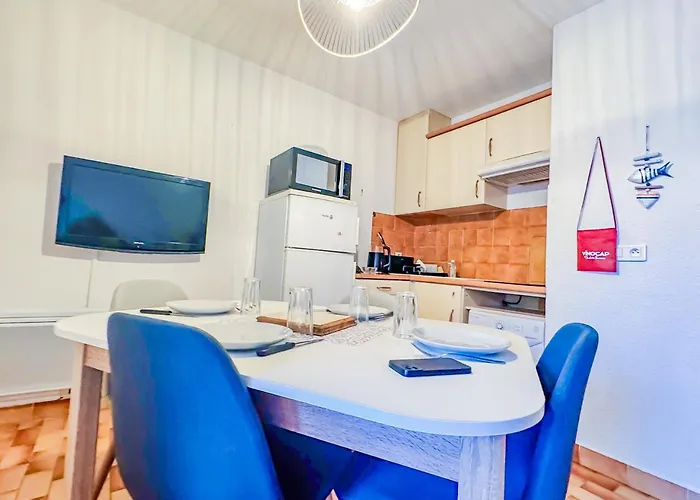 2 Pers Parking Calme * آجد