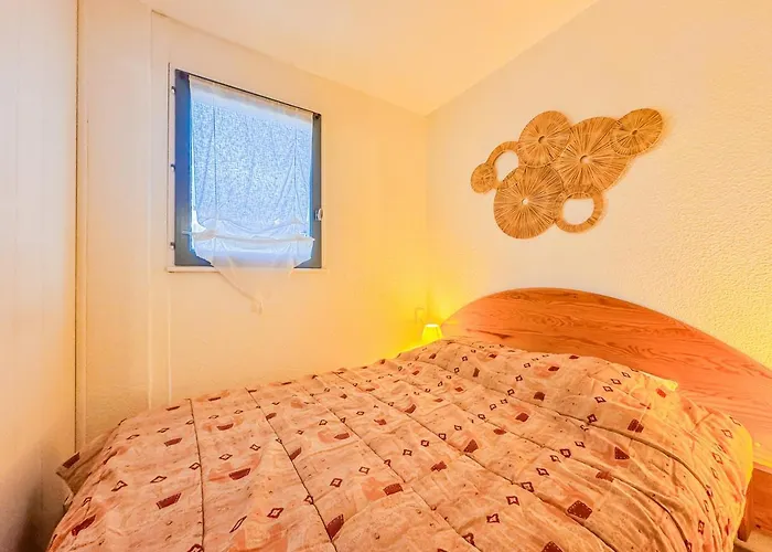 2 Pers Parking Calme آجد